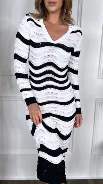 Comfortable V-Neck Wave Printed Midi Dress