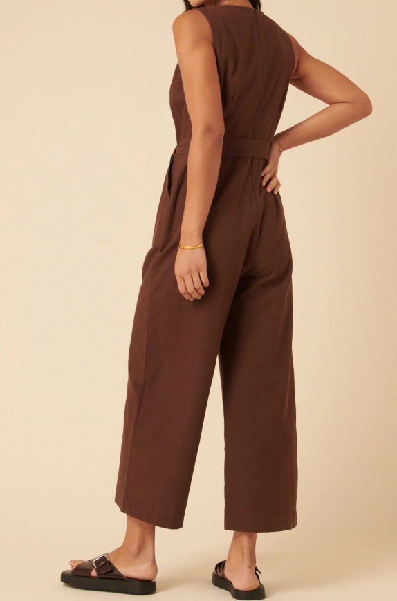 The Chic Sleeveless Jumpsuit